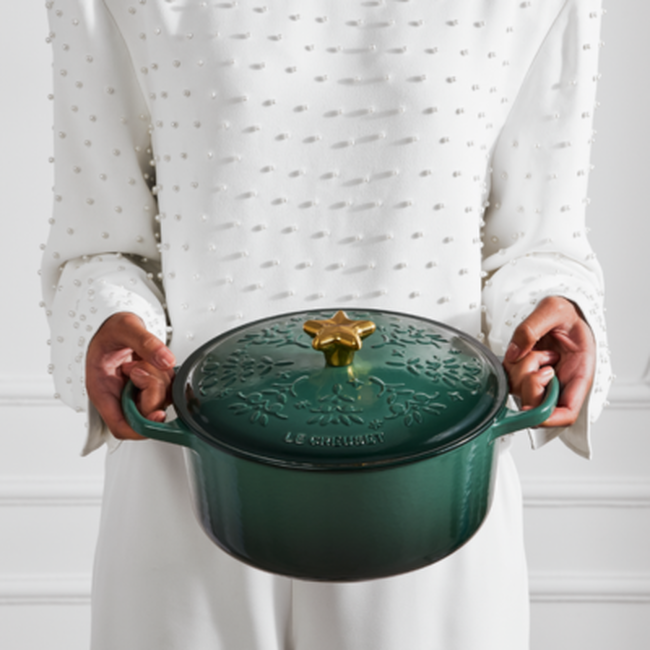 Cast Iron Holly Round Casserole image number 5